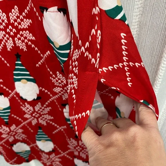 5 Pack Gnome Holiday Christmas Sleep Shirt Gown with pockets- Size 2X / 3X NWT - Picture 8 of 10